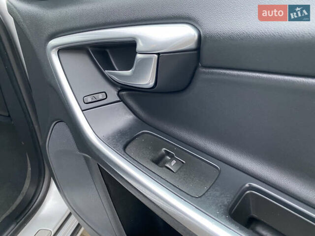 Серый Вольво B60, объемом двигателя 1.97 л и пробегом 210 тыс. км за 11888 $, фото 41 на Automoto.ua