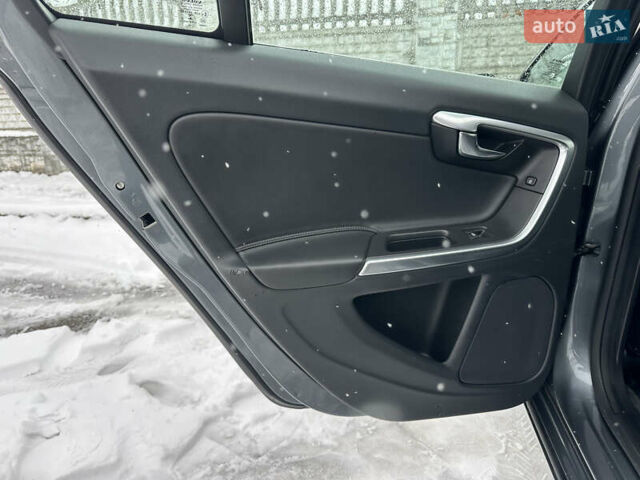 Серый Вольво B60, объемом двигателя 1.99 л и пробегом 241 тыс. км за 14400 $, фото 72 на Automoto.ua