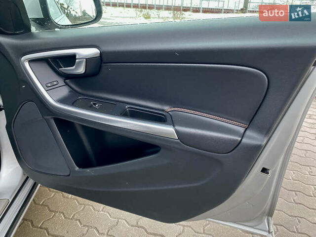 Серый Вольво B60, объемом двигателя 1.97 л и пробегом 210 тыс. км за 11888 $, фото 42 на Automoto.ua