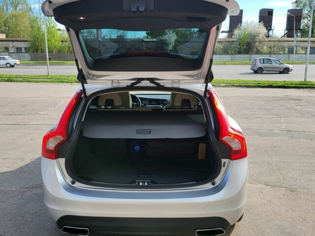 Вольво B60 2016 у Львові на Automoto.ua Сірий Вольво B60, об'ємом двигуна 2 л та пробігом 75 тис. км за 14400 $, фото 11 на Automoto.ua