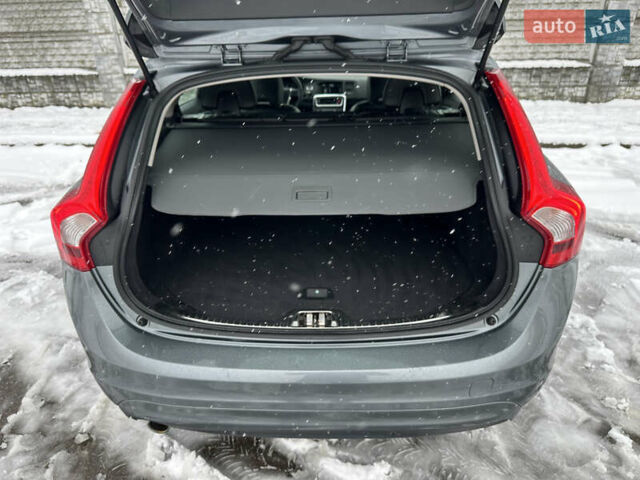 Серый Вольво B60, объемом двигателя 1.99 л и пробегом 241 тыс. км за 14400 $, фото 102 на Automoto.ua