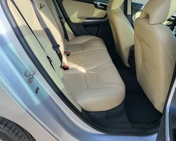 Серый Вольво B60, объемом двигателя 2 л и пробегом 75 тыс. км за 14100 $, фото 16 на Automoto.ua