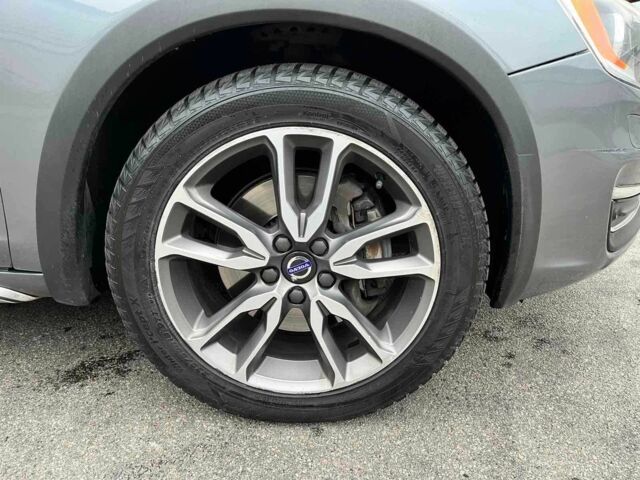 Серый Вольво B60, объемом двигателя 2 л и пробегом 230 тыс. км за 14500 $, фото 8 на Automoto.ua