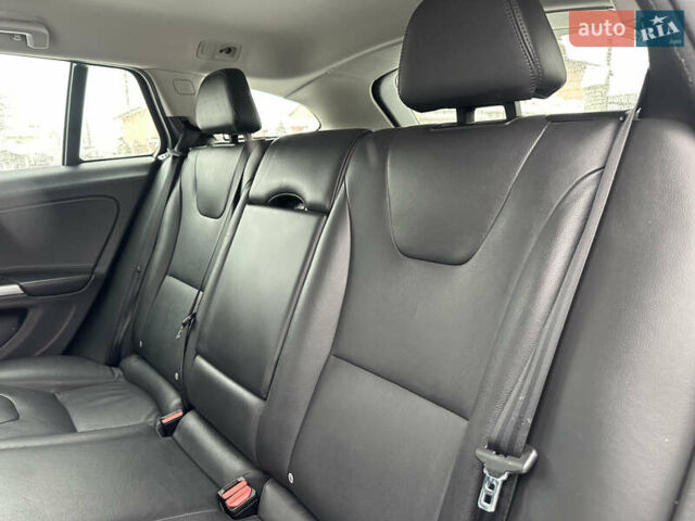 Серый Вольво B60, объемом двигателя 1.99 л и пробегом 241 тыс. км за 14400 $, фото 75 на Automoto.ua