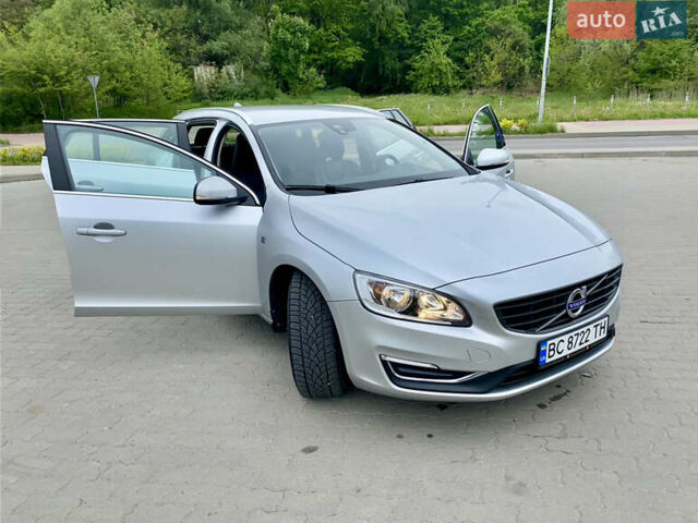 Серый Вольво B60, объемом двигателя 1.97 л и пробегом 210 тыс. км за 11888 $, фото 1 на Automoto.ua