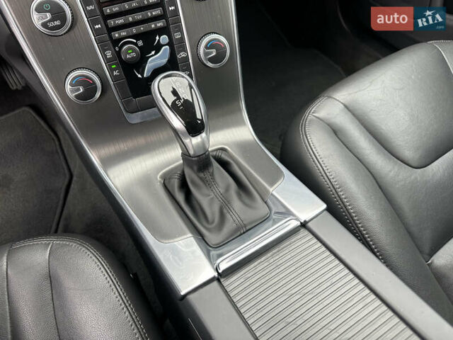 Серый Вольво B60, объемом двигателя 1.99 л и пробегом 241 тыс. км за 14400 $, фото 68 на Automoto.ua