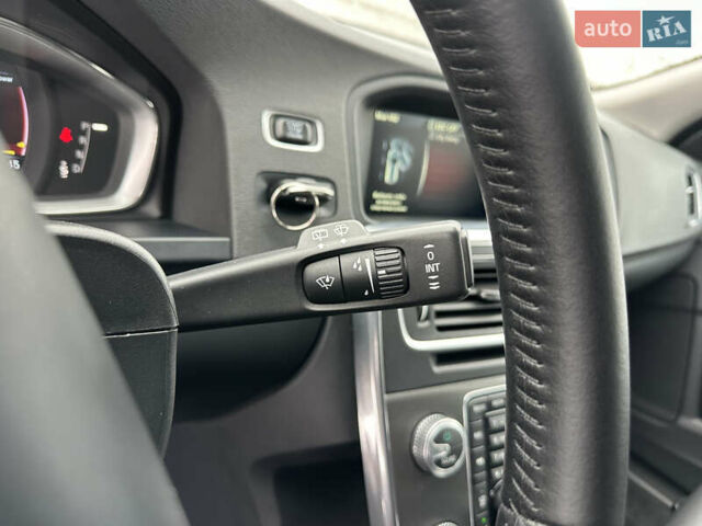 Серый Вольво B60, объемом двигателя 1.99 л и пробегом 241 тыс. км за 14400 $, фото 71 на Automoto.ua