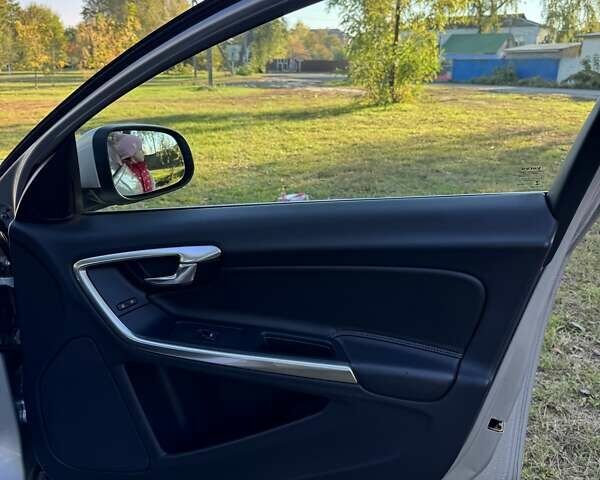 Серый Вольво B60, объемом двигателя 1.97 л и пробегом 225 тыс. км за 14900 $, фото 36 на Automoto.ua