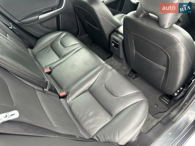 Серый Вольво B60, объемом двигателя 1.99 л и пробегом 241 тыс. км за 14400 $, фото 91 на Automoto.ua