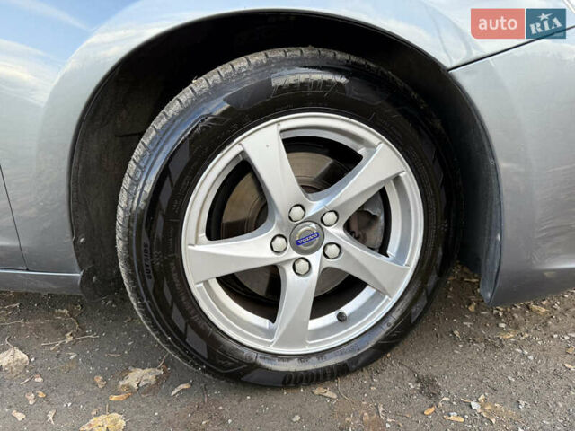 Сірий Вольво B60, об'ємом двигуна 1.97 л та пробігом 211 тис. км за 15700 $, фото 31 на Automoto.ua