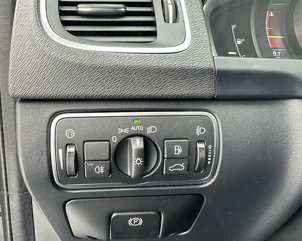 Серый Вольво B60, объемом двигателя 1.99 л и пробегом 241 тыс. км за 14400 $, фото 61 на Automoto.ua