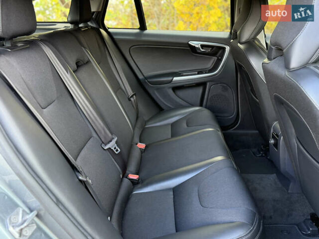 Сірий Вольво B60, об'ємом двигуна 1.97 л та пробігом 211 тис. км за 15700 $, фото 22 на Automoto.ua