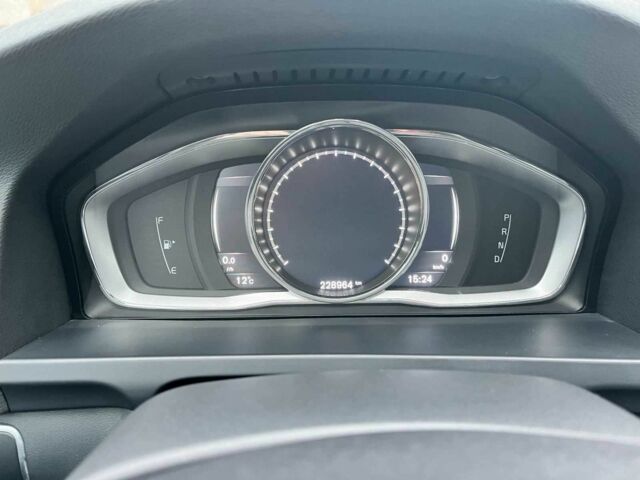 Серый Вольво B60, объемом двигателя 2 л и пробегом 230 тыс. км за 14500 $, фото 17 на Automoto.ua