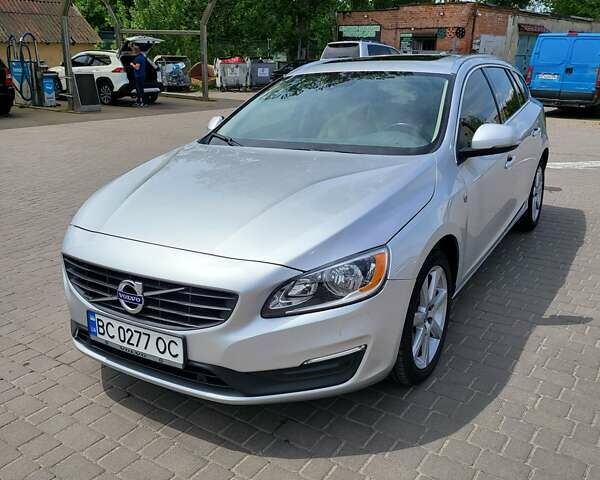 Серый Вольво B60, объемом двигателя 2 л и пробегом 75 тыс. км за 14100 $, фото 4 на Automoto.ua