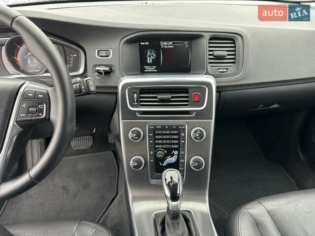 Серый Вольво B60, объемом двигателя 1.99 л и пробегом 241 тыс. км за 14400 $, фото 66 на Automoto.ua