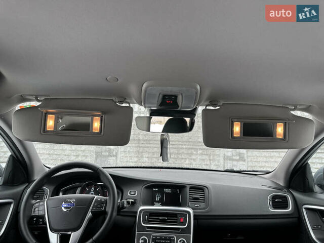 Серый Вольво B60, объемом двигателя 1.99 л и пробегом 241 тыс. км за 14400 $, фото 82 на Automoto.ua