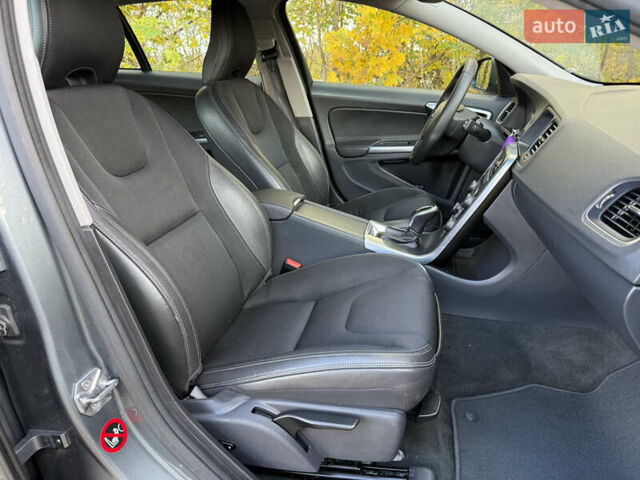 Сірий Вольво B60, об'ємом двигуна 1.97 л та пробігом 211 тис. км за 15700 $, фото 27 на Automoto.ua