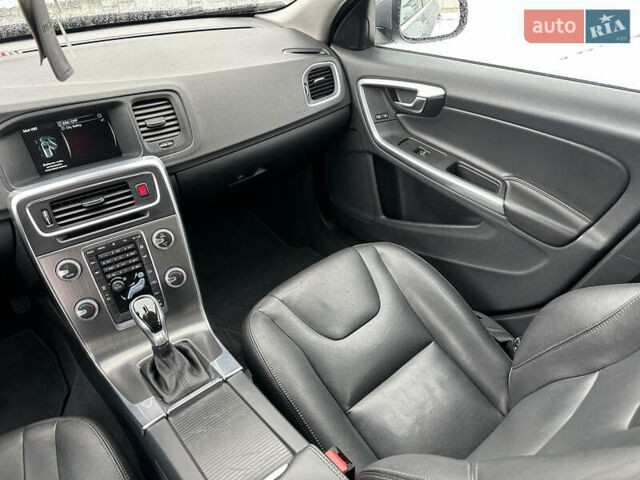 Серый Вольво B60, объемом двигателя 1.99 л и пробегом 241 тыс. км за 14400 $, фото 81 на Automoto.ua