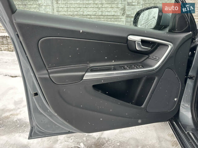 Серый Вольво B60, объемом двигателя 1.99 л и пробегом 241 тыс. км за 14400 $, фото 57 на Automoto.ua