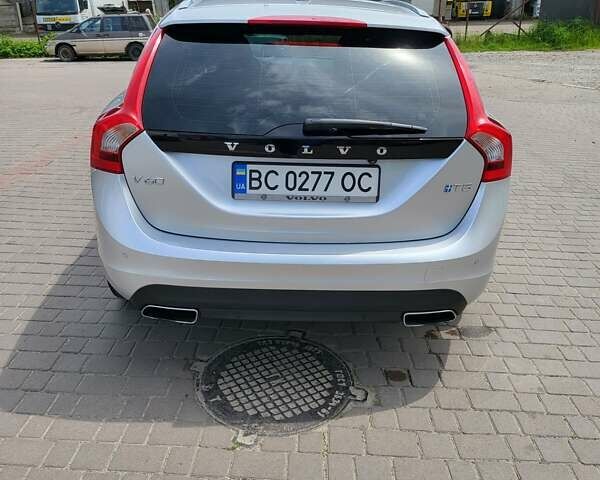 Серый Вольво B60, объемом двигателя 2 л и пробегом 75 тыс. км за 14100 $, фото 7 на Automoto.ua