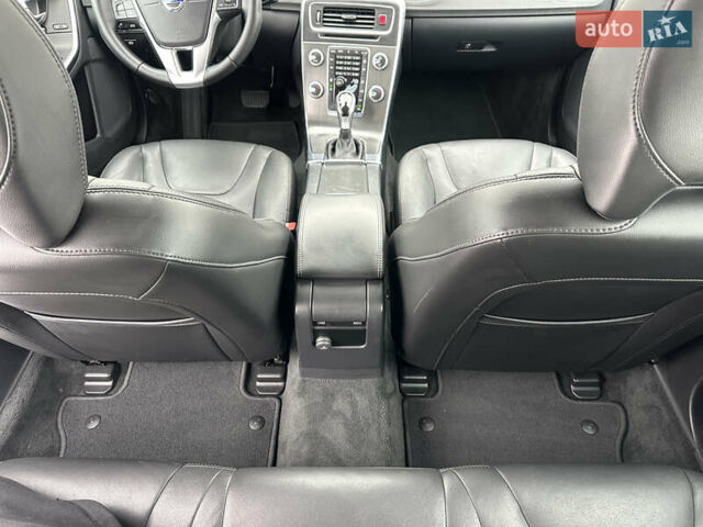 Серый Вольво B60, объемом двигателя 1.99 л и пробегом 241 тыс. км за 14400 $, фото 78 на Automoto.ua