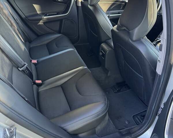 Серый Вольво B60, объемом двигателя 1.97 л и пробегом 225 тыс. км за 14900 $, фото 33 на Automoto.ua