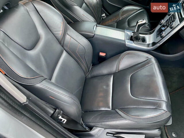 Серый Вольво B60, объемом двигателя 1.97 л и пробегом 210 тыс. км за 11888 $, фото 44 на Automoto.ua