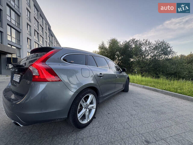 Серый Вольво B60, объемом двигателя 1.97 л и пробегом 107 тыс. км за 12700 $, фото 5 на Automoto.ua