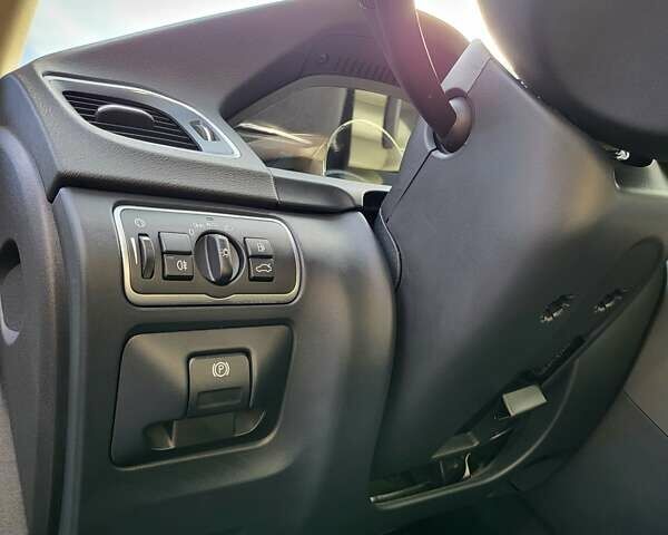 Серый Вольво B60, объемом двигателя 2 л и пробегом 75 тыс. км за 14100 $, фото 24 на Automoto.ua