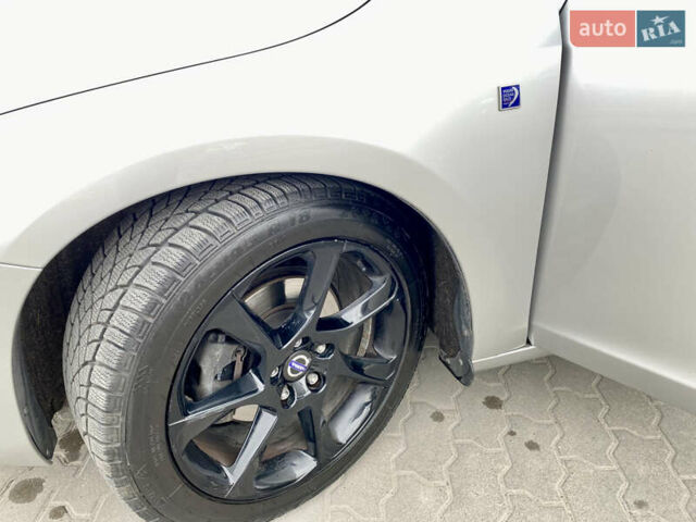 Серый Вольво B60, объемом двигателя 1.97 л и пробегом 210 тыс. км за 11888 $, фото 21 на Automoto.ua