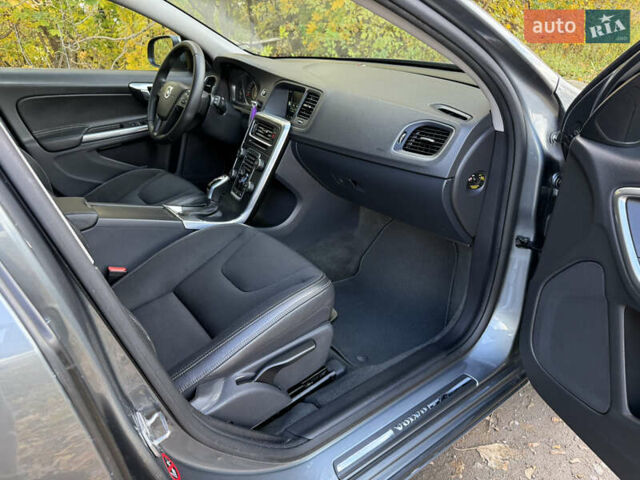 Сірий Вольво B60, об'ємом двигуна 1.97 л та пробігом 211 тис. км за 15700 $, фото 26 на Automoto.ua