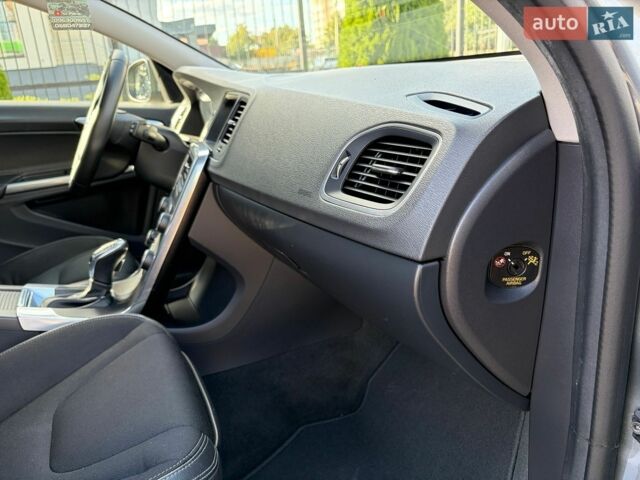 Сірий Вольво B60, об'ємом двигуна 1.97 л та пробігом 212 тис. км за 13500 $, фото 36 на Automoto.ua