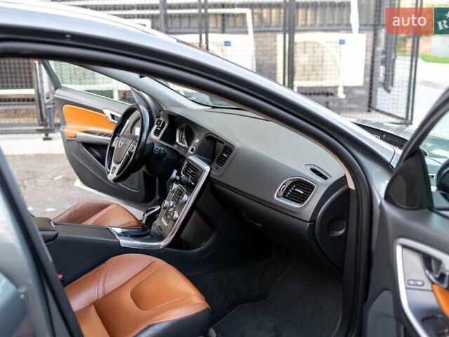 Серый Вольво B60, объемом двигателя 2.4 л и пробегом 296 тыс. км за 15300 $, фото 23 на Automoto.ua