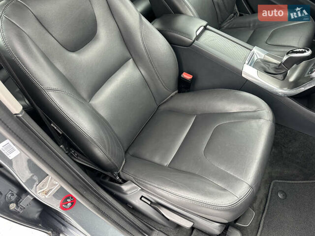 Серый Вольво B60, объемом двигателя 1.99 л и пробегом 241 тыс. км за 14400 $, фото 99 на Automoto.ua