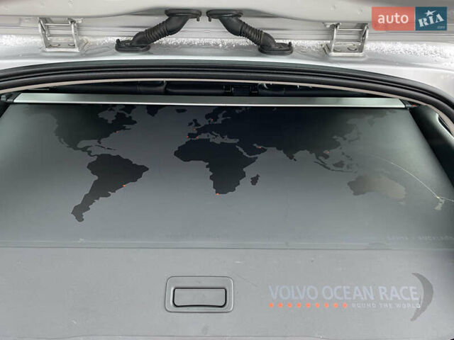 Серый Вольво B60, объемом двигателя 1.97 л и пробегом 210 тыс. км за 11888 $, фото 48 на Automoto.ua