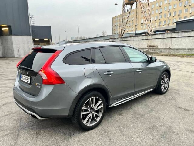 Серый Вольво B60, объемом двигателя 2 л и пробегом 230 тыс. км за 14500 $, фото 5 на Automoto.ua