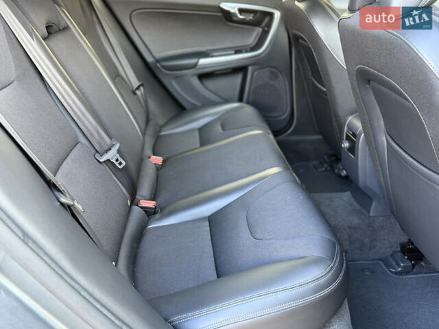 Сірий Вольво B60, об'ємом двигуна 1.97 л та пробігом 211 тис. км за 15700 $, фото 49 на Automoto.ua