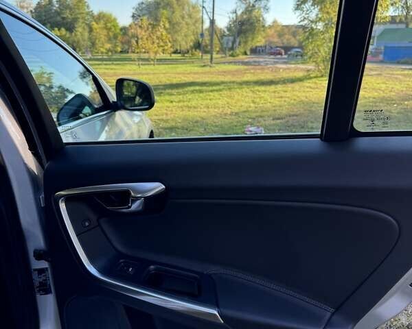 Серый Вольво B60, объемом двигателя 1.97 л и пробегом 225 тыс. км за 14900 $, фото 38 на Automoto.ua