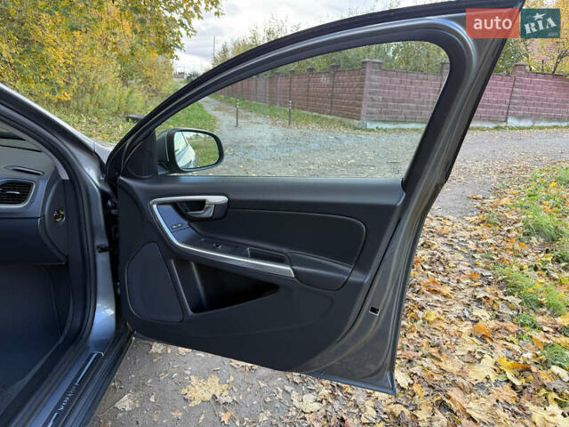 Сірий Вольво B60, об'ємом двигуна 1.97 л та пробігом 211 тис. км за 15700 $, фото 25 на Automoto.ua