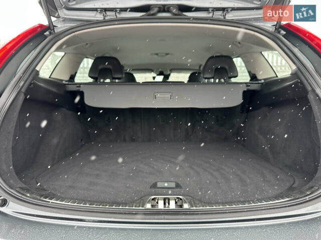 Серый Вольво B60, объемом двигателя 1.99 л и пробегом 241 тыс. км за 14400 $, фото 104 на Automoto.ua