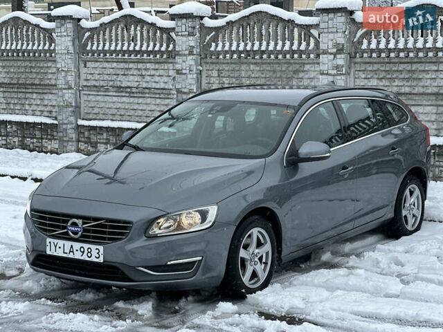 Серый Вольво B60, объемом двигателя 1.99 л и пробегом 241 тыс. км за 14400 $, фото 2 на Automoto.ua