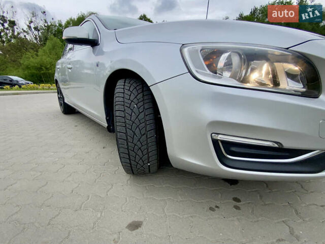 Серый Вольво B60, объемом двигателя 1.97 л и пробегом 210 тыс. км за 11888 $, фото 9 на Automoto.ua