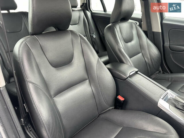 Серый Вольво B60, объемом двигателя 1.99 л и пробегом 241 тыс. км за 14400 $, фото 100 на Automoto.ua