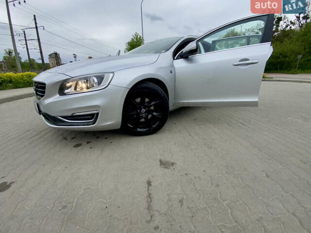 Серый Вольво B60, объемом двигателя 1.97 л и пробегом 210 тыс. км за 11888 $, фото 5 на Automoto.ua