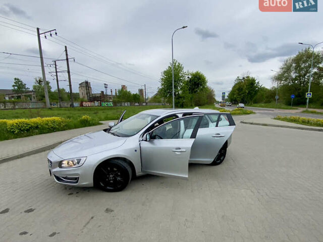 Серый Вольво B60, объемом двигателя 1.97 л и пробегом 210 тыс. км за 11888 $, фото 4 на Automoto.ua