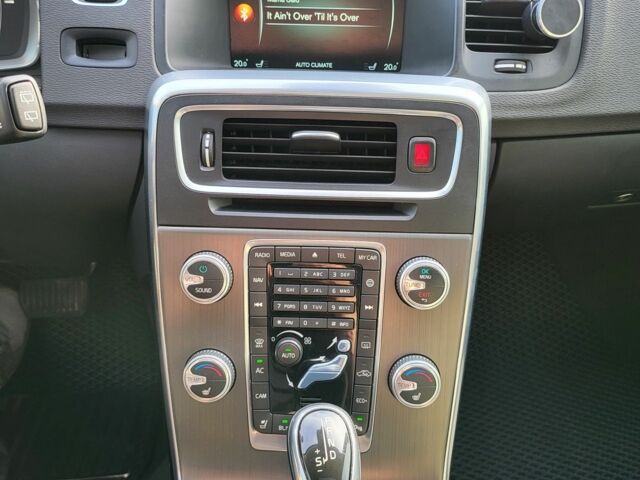 Вольво B60 2016 у Львові на Automoto.ua Сірий Вольво B60, об'ємом двигуна 2 л та пробігом 75 тис. км за 14400 $, фото 7 на Automoto.ua