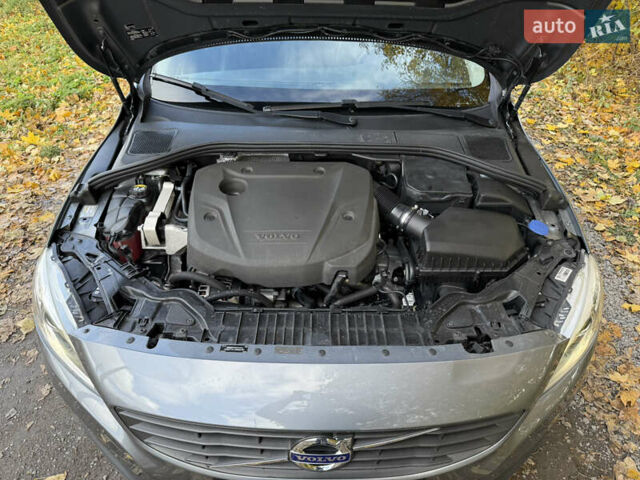 Сірий Вольво B60, об'ємом двигуна 1.97 л та пробігом 211 тис. км за 15700 $, фото 34 на Automoto.ua