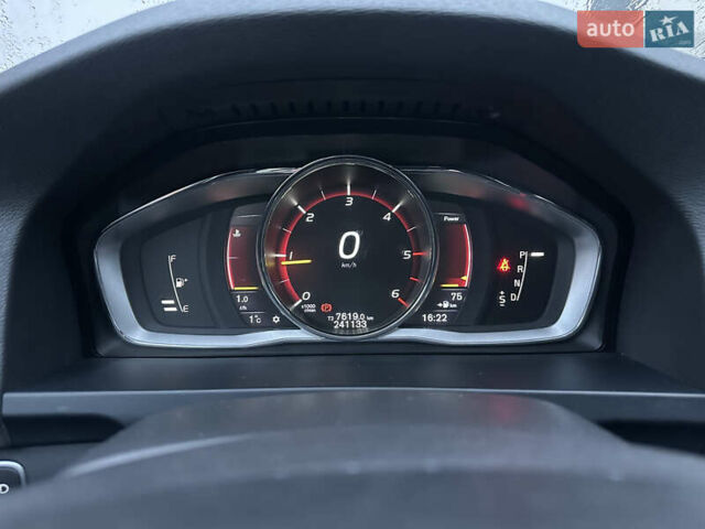 Серый Вольво B60, объемом двигателя 1.99 л и пробегом 241 тыс. км за 14400 $, фото 111 на Automoto.ua