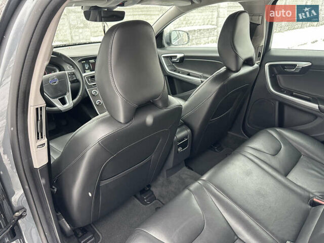 Серый Вольво B60, объемом двигателя 1.99 л и пробегом 241 тыс. км за 14400 $, фото 5 на Automoto.ua