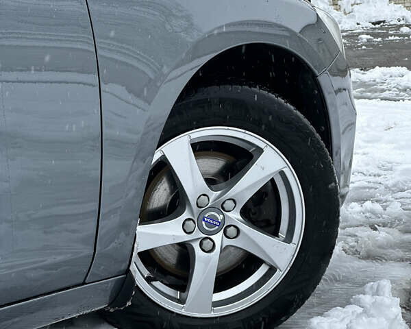 Серый Вольво B60, объемом двигателя 1.99 л и пробегом 241 тыс. км за 14400 $, фото 13 на Automoto.ua